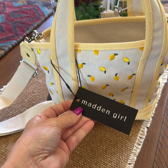 Popular Madden Girl Yellow and Cream Lemon Tote Bag - Picture 6 of 7